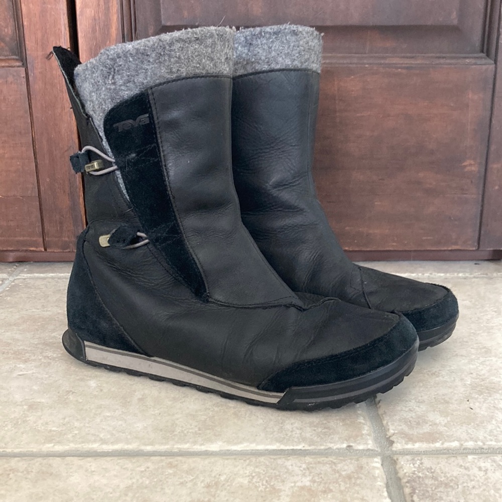 Teva Haley waterproof black boots 9